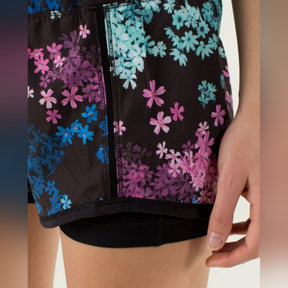 Lululemon In A Flash Short Petal Pop Multi Size 8 Black - Picture 6 of 13